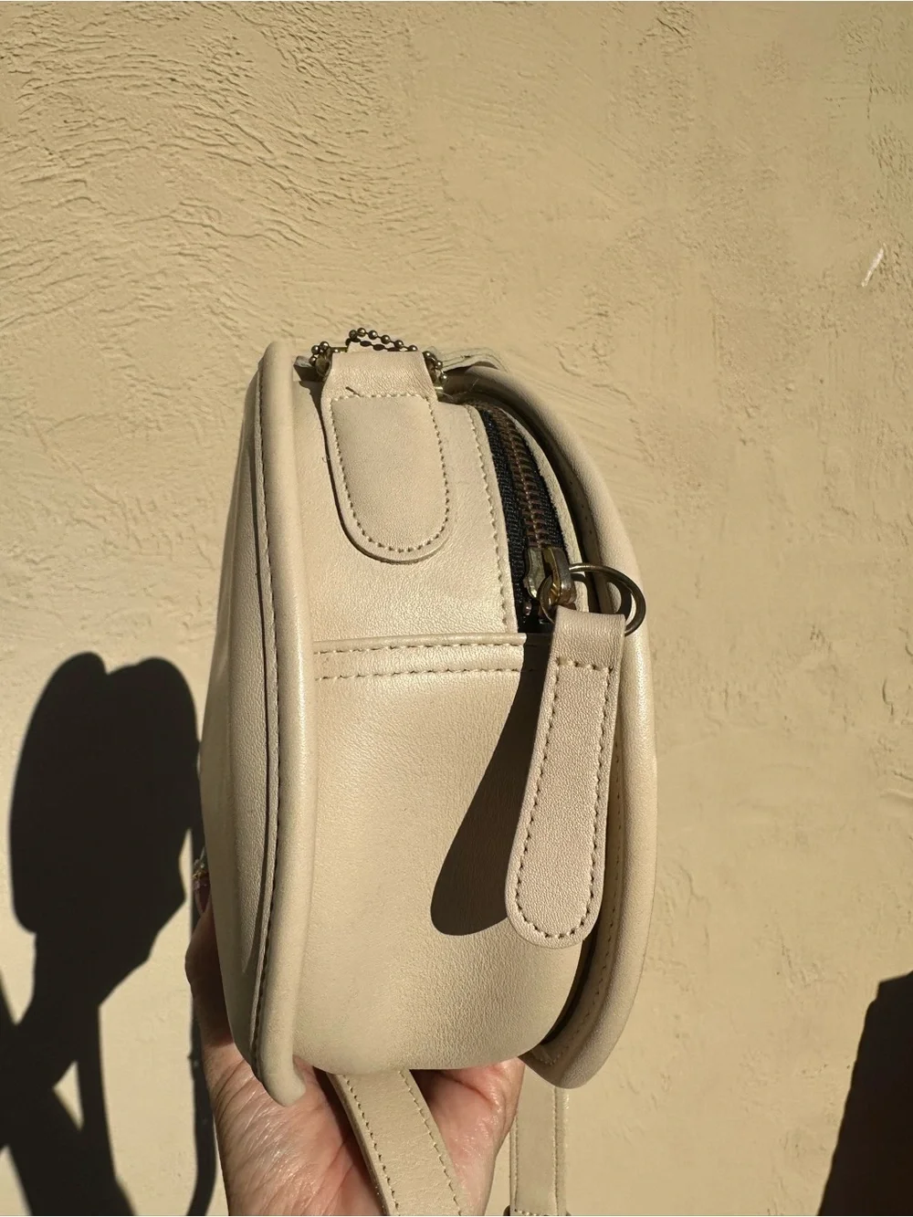 Vintage Coach Chester 9901